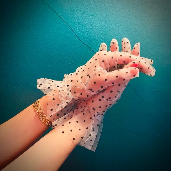 New! Sheer Polka Dot Ruffle Gloves - Picture 7 of 12